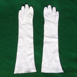 Pair of Vintage Kid leatgher 3/4 Ladies Gloves